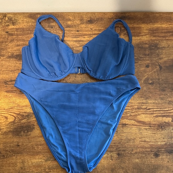 Abercrombie Blue Bikini Set with High Waisted Bottoms and Curve Love Top - Picture 1 of 4